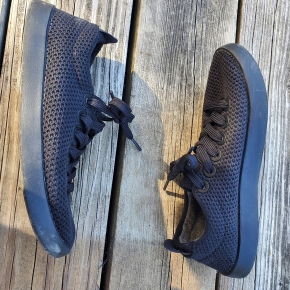 Black Allbirds - Picture 6 of 10